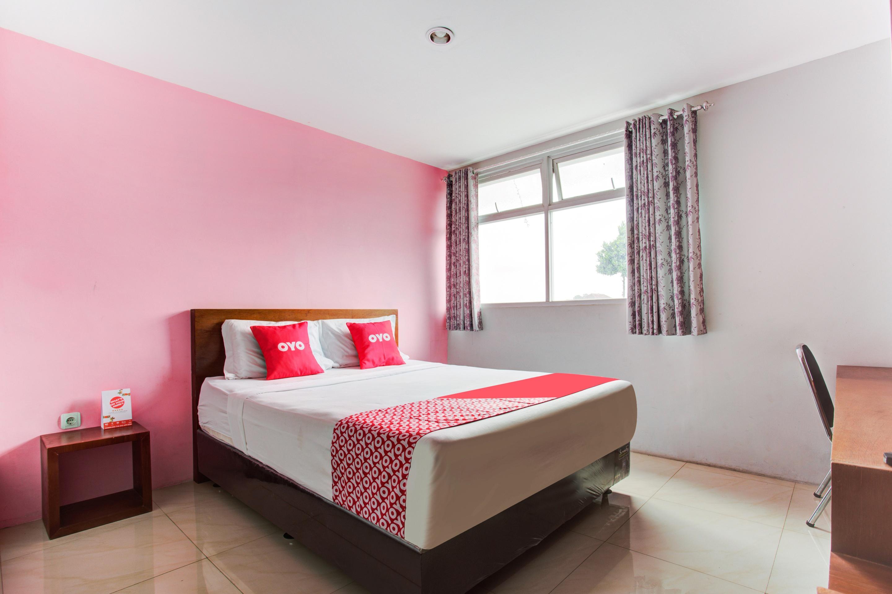 Super Oyo Collection O 3876 The Aurora Inn Lembang Exteriör bild
