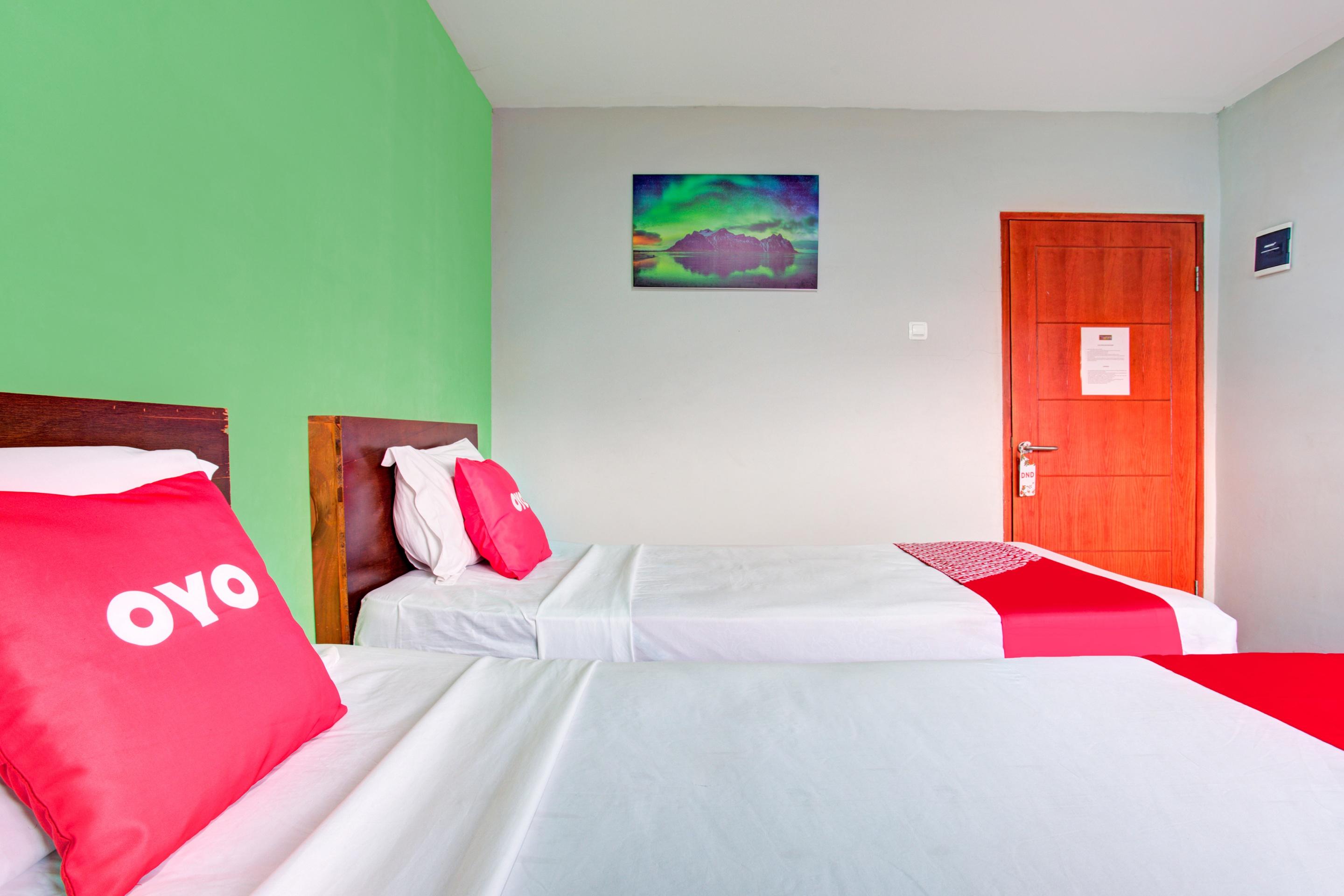 Super Oyo Collection O 3876 The Aurora Inn Lembang Exteriör bild