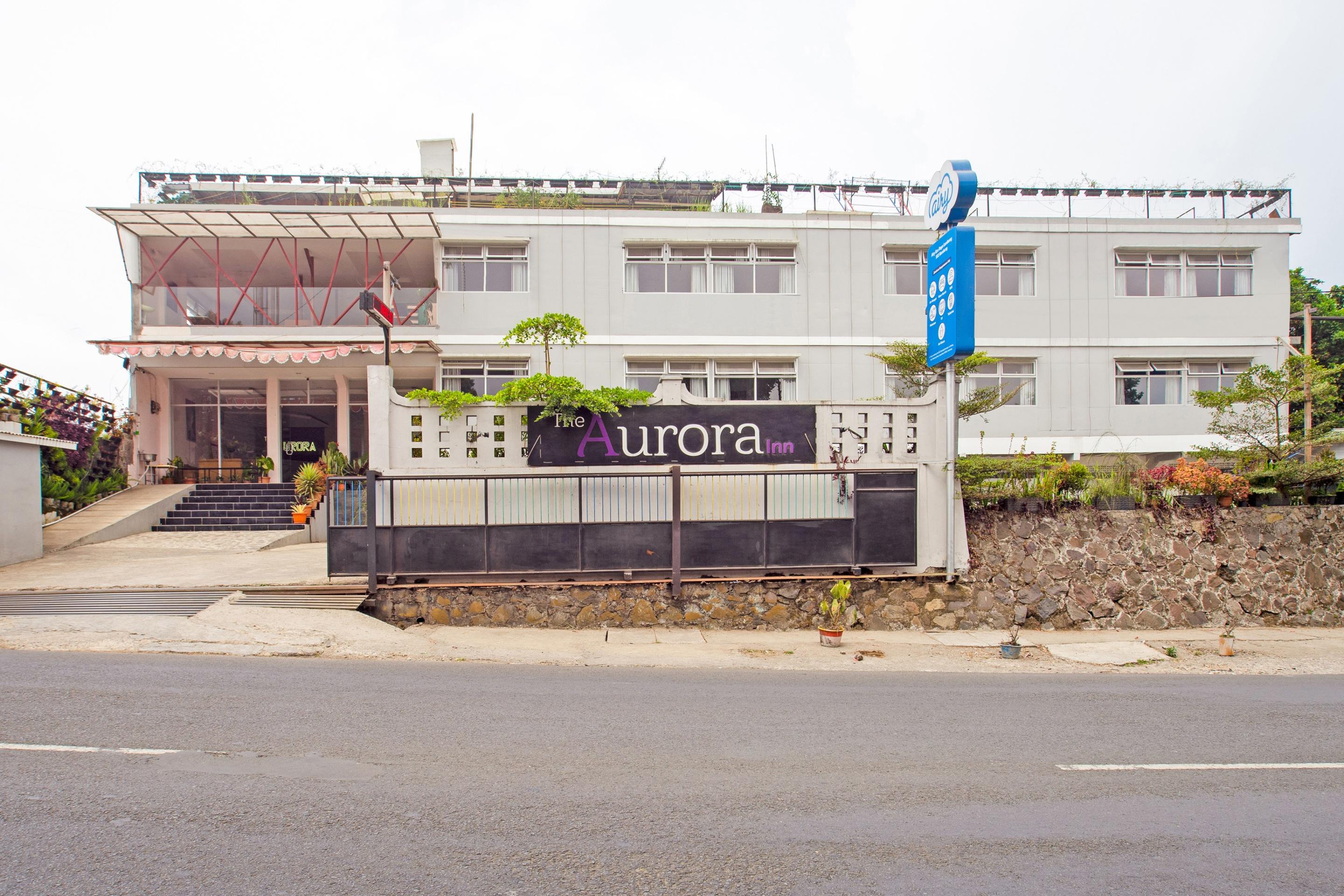 Super Oyo Collection O 3876 The Aurora Inn Lembang Exteriör bild